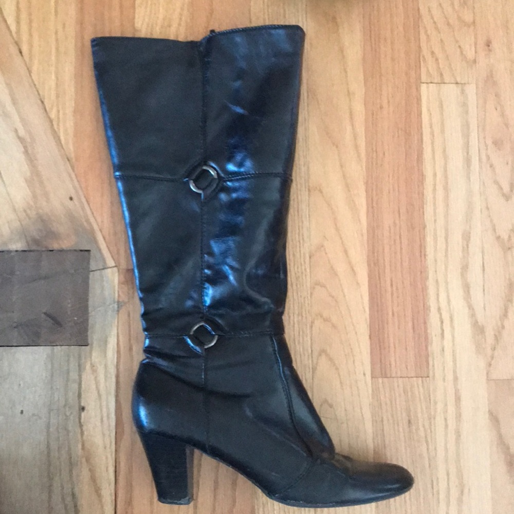 Wide cafe black boots